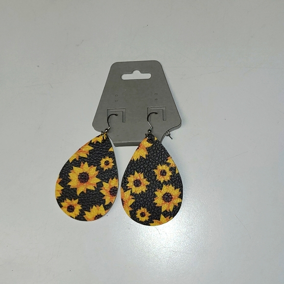Sunflower Earrings, year drop shaped, faux leather - Picture 1 of 2